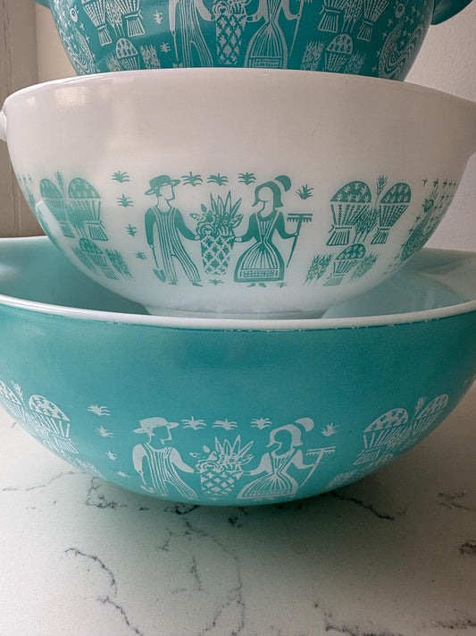 PYREX Amish Butterprint Turquoise Cinderella Nesting Bowls, Vintage Pyrex.