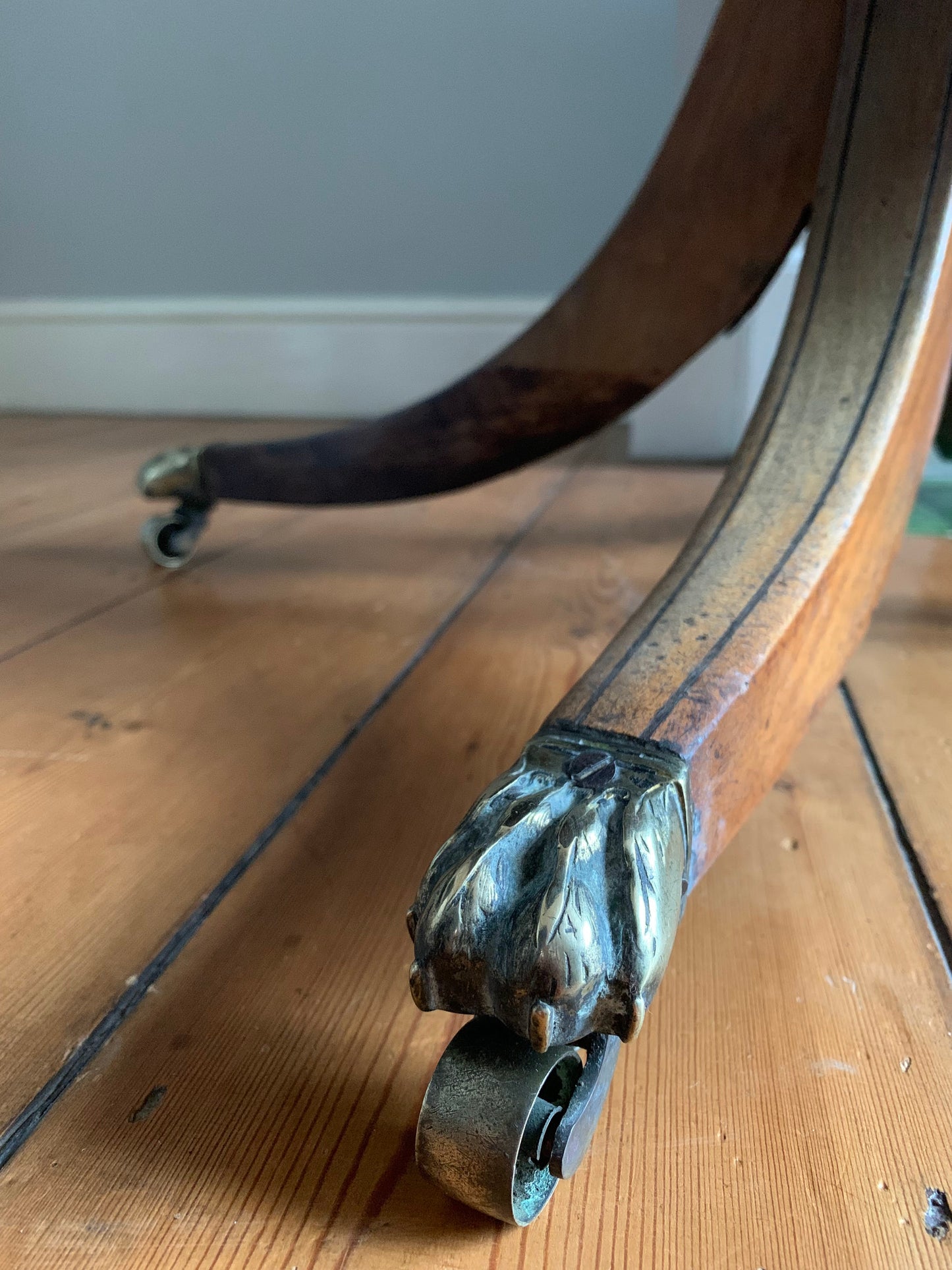 Antique Pembroke drop leaf supper table image 2