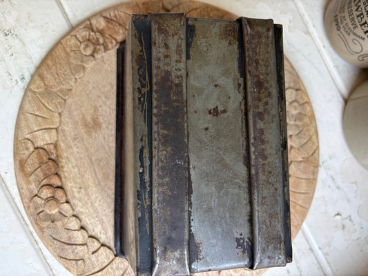 Vintage Loaf Tin, Kitchenalia