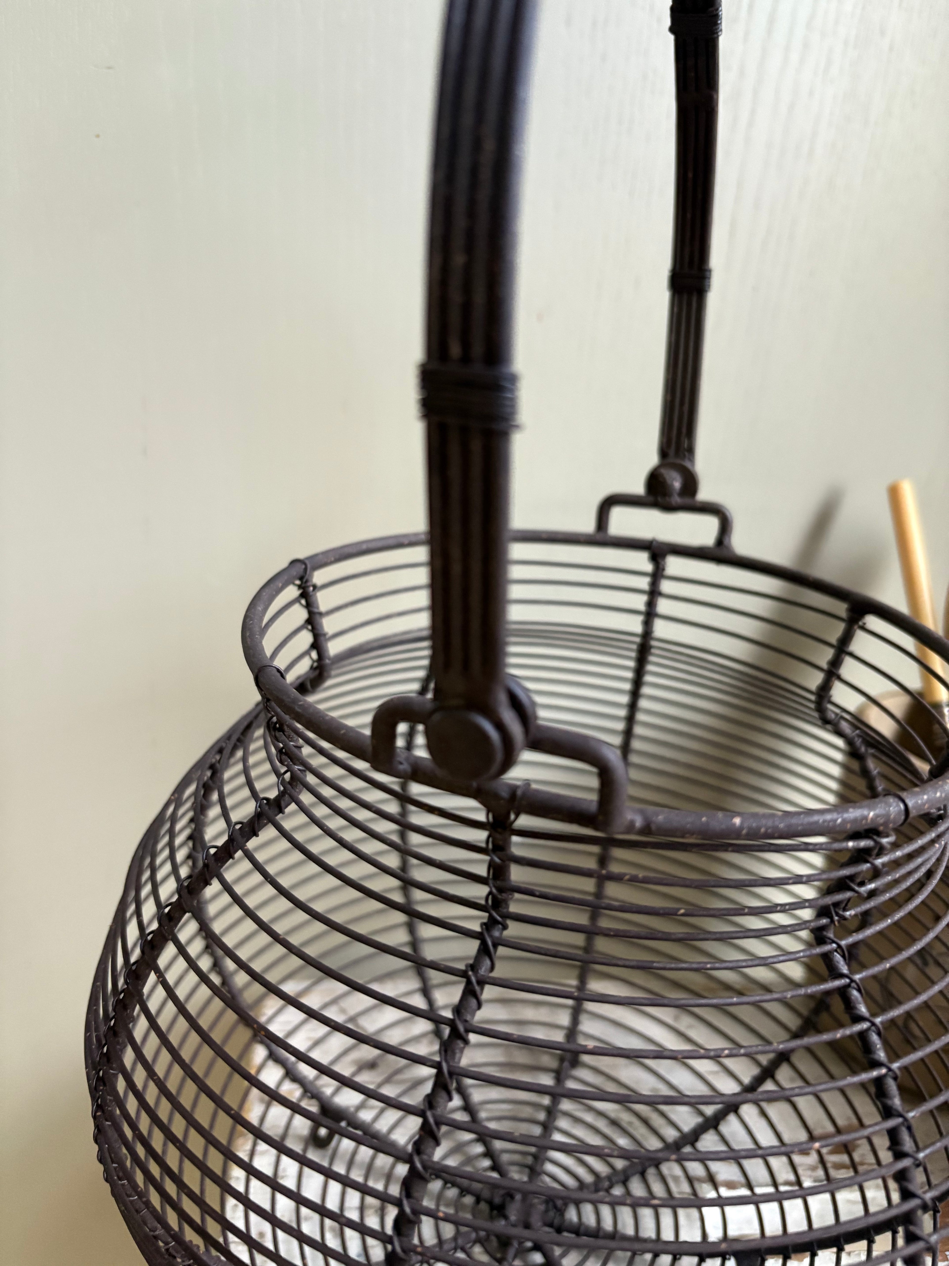 Vintage Style Wire Egg Basket