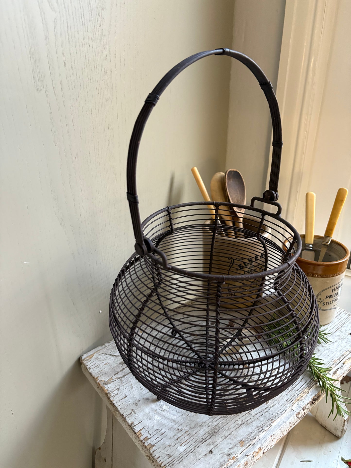 Vintage Style Wire Egg Basket