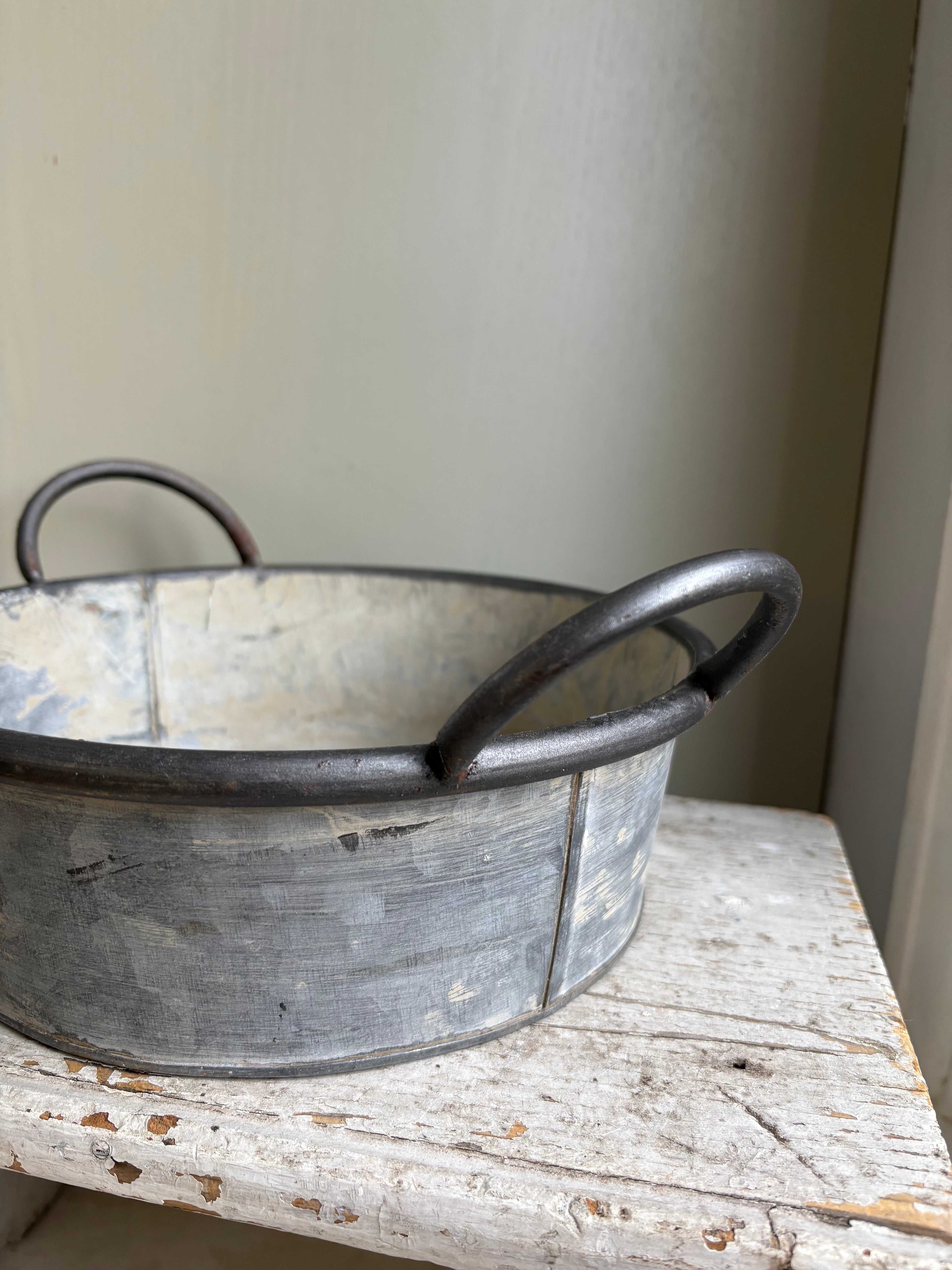 Zinc Round Bowl with Handles