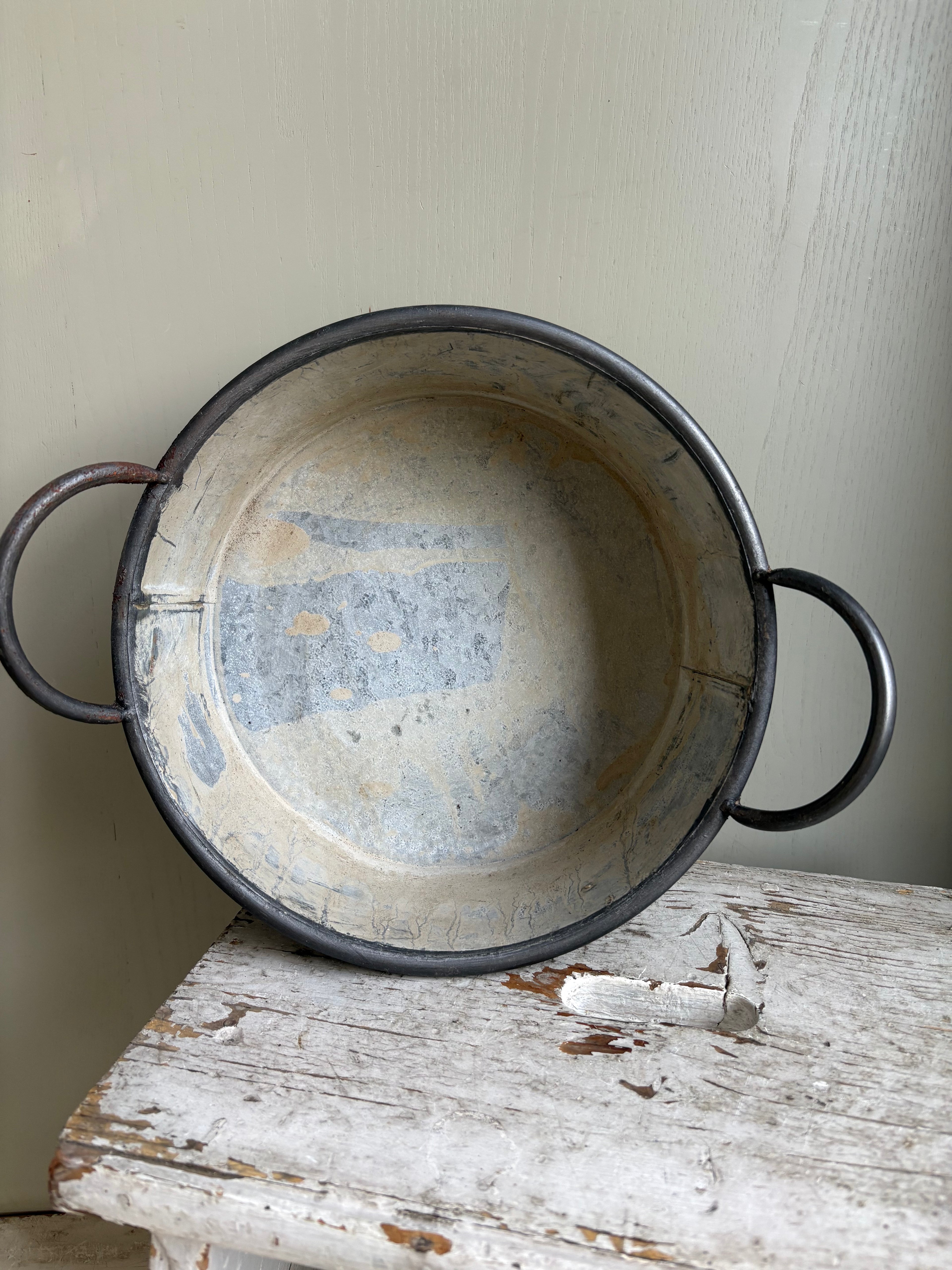 Zinc Round Bowl with Handles