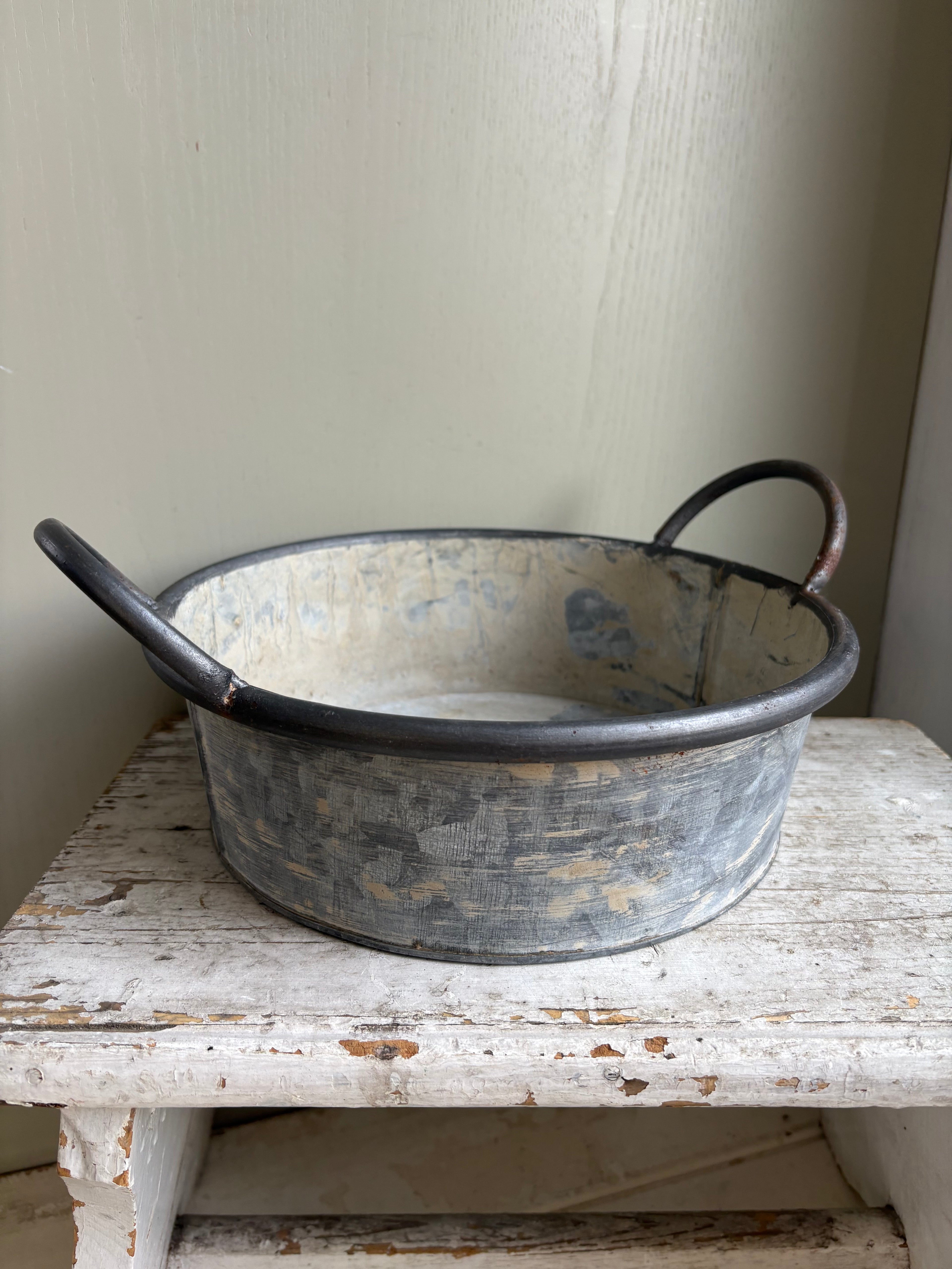 Zinc Round Bowl with Handles