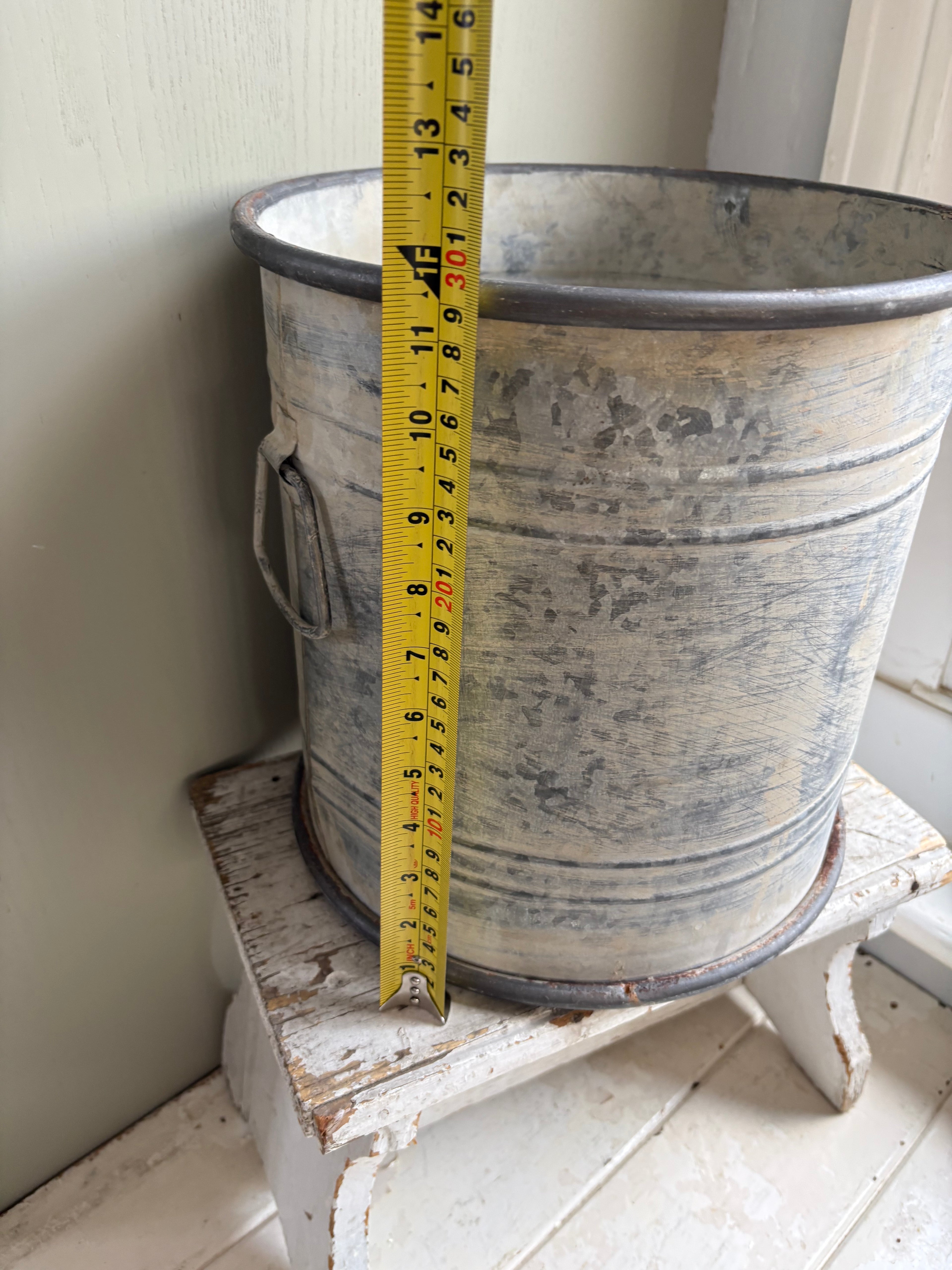 Small Vintage Style Round Planter