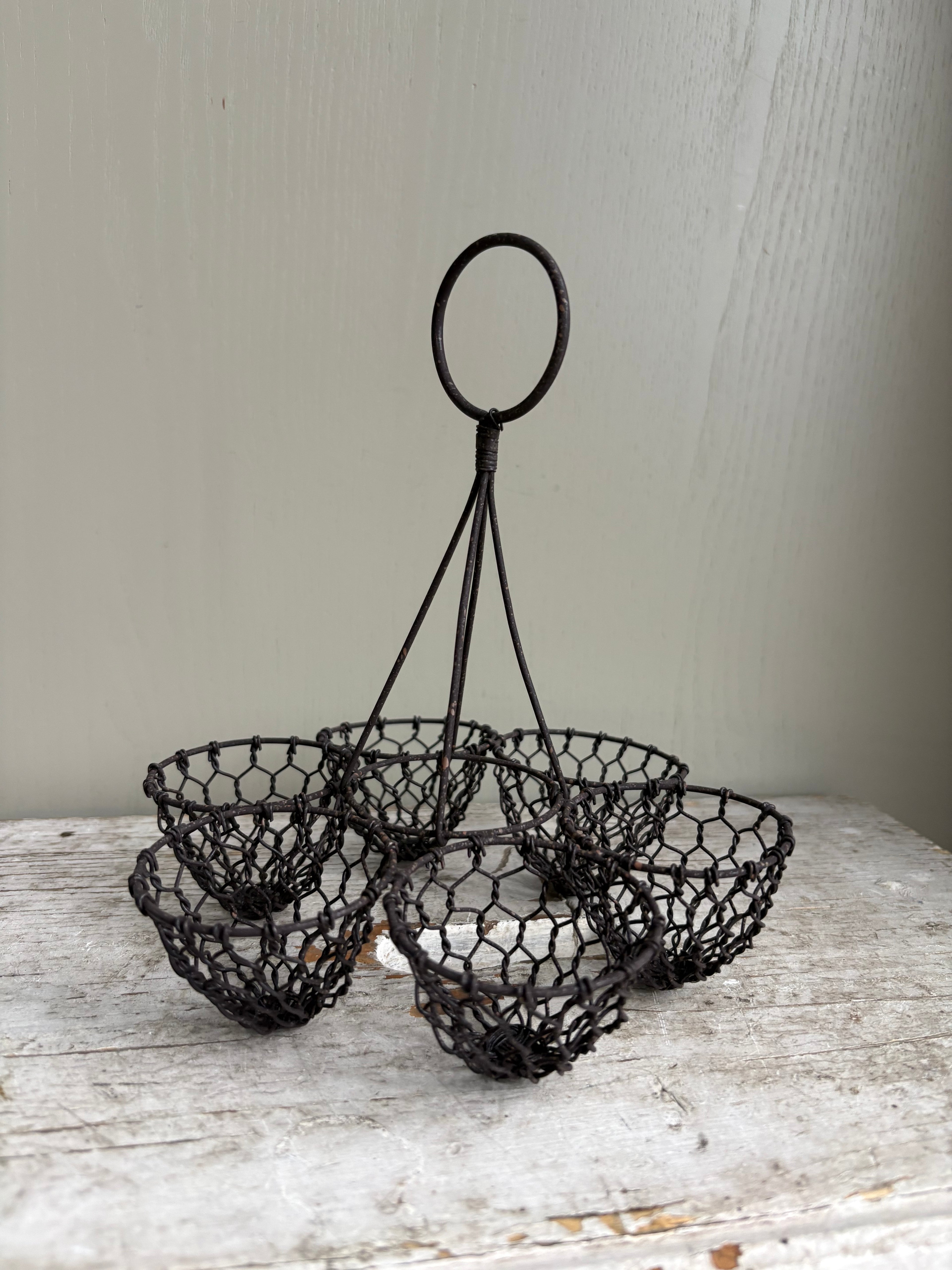 Wire Egg Holder Vintage Style.