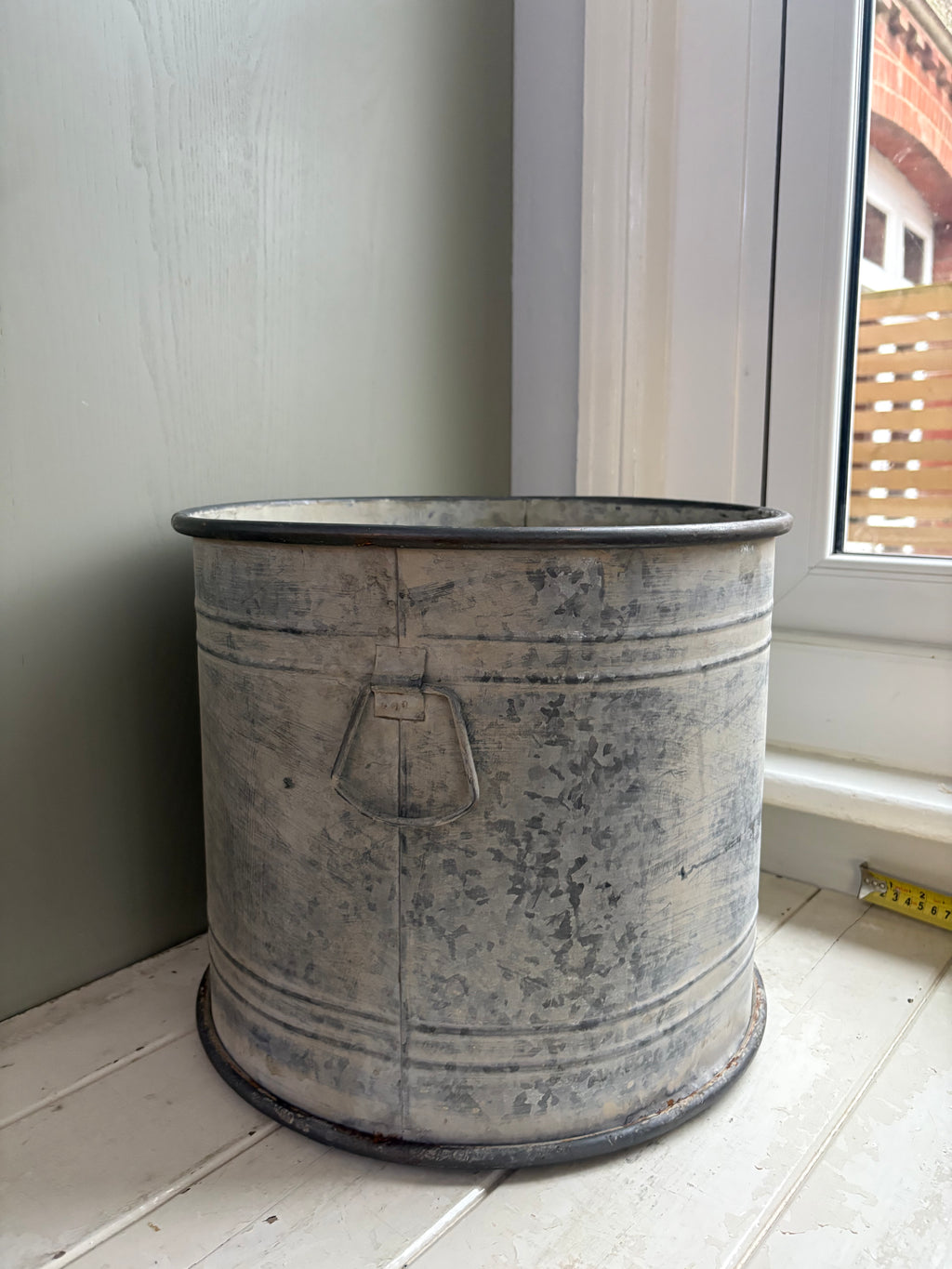 Large Vintage Style Round Zinc Planter.
