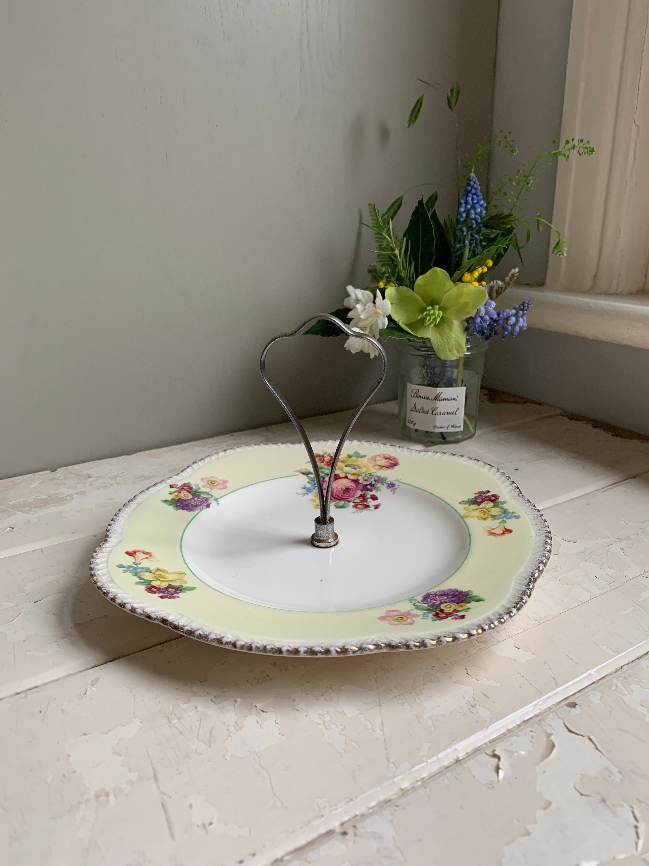 Pretty Handled Cake Plate