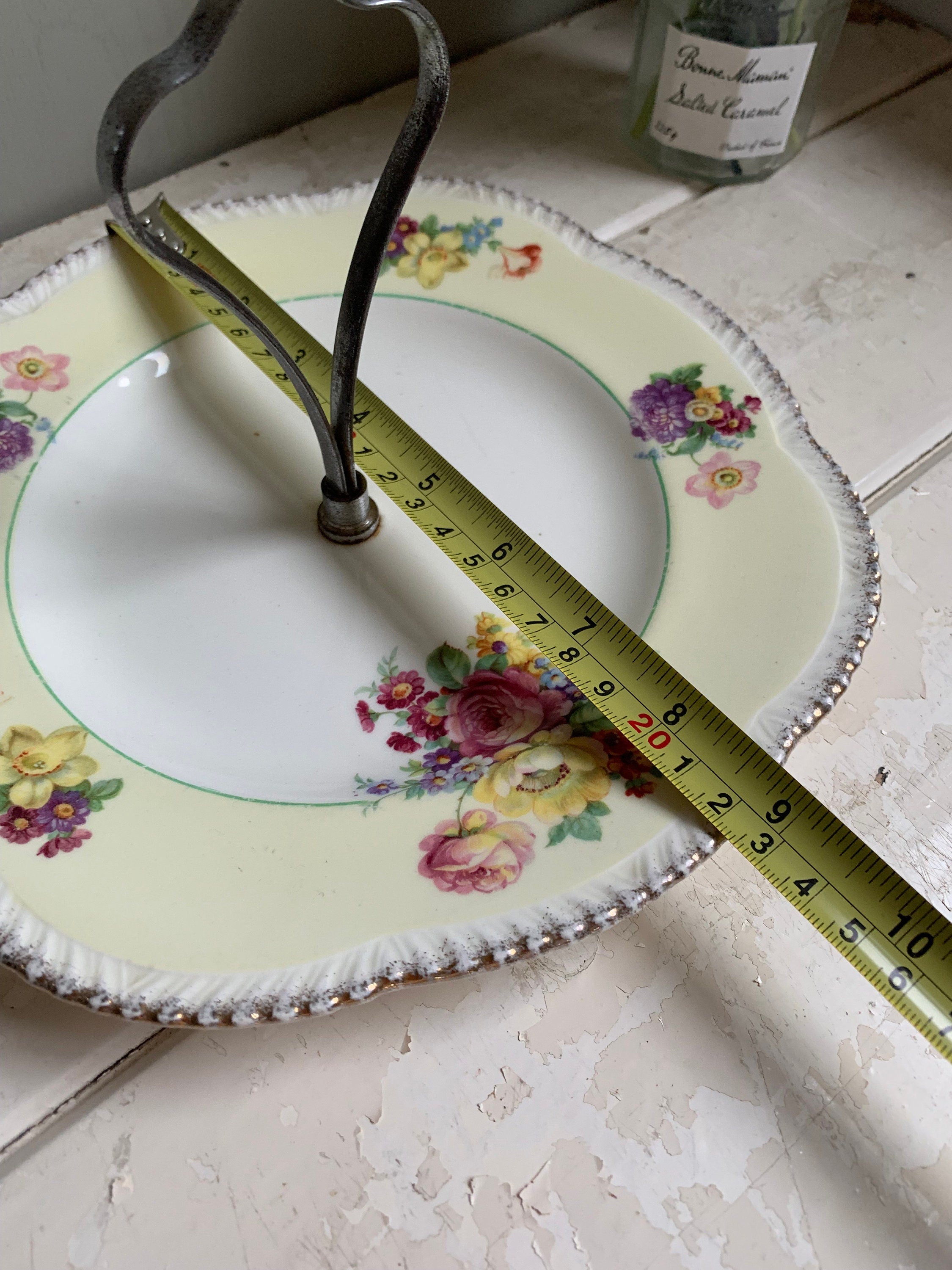 Pretty Handled Cake Plate