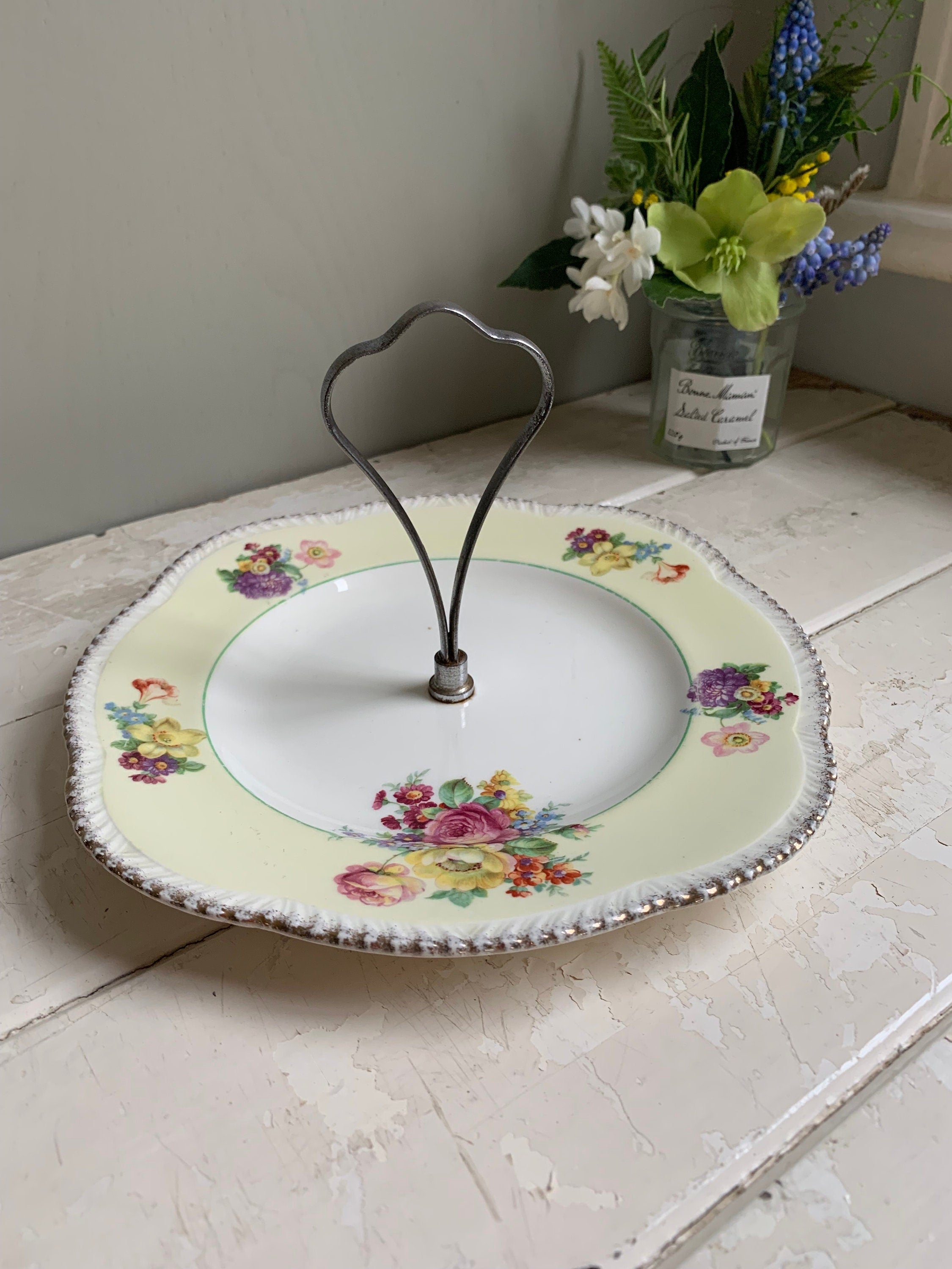 Pretty Handled Cake Plate