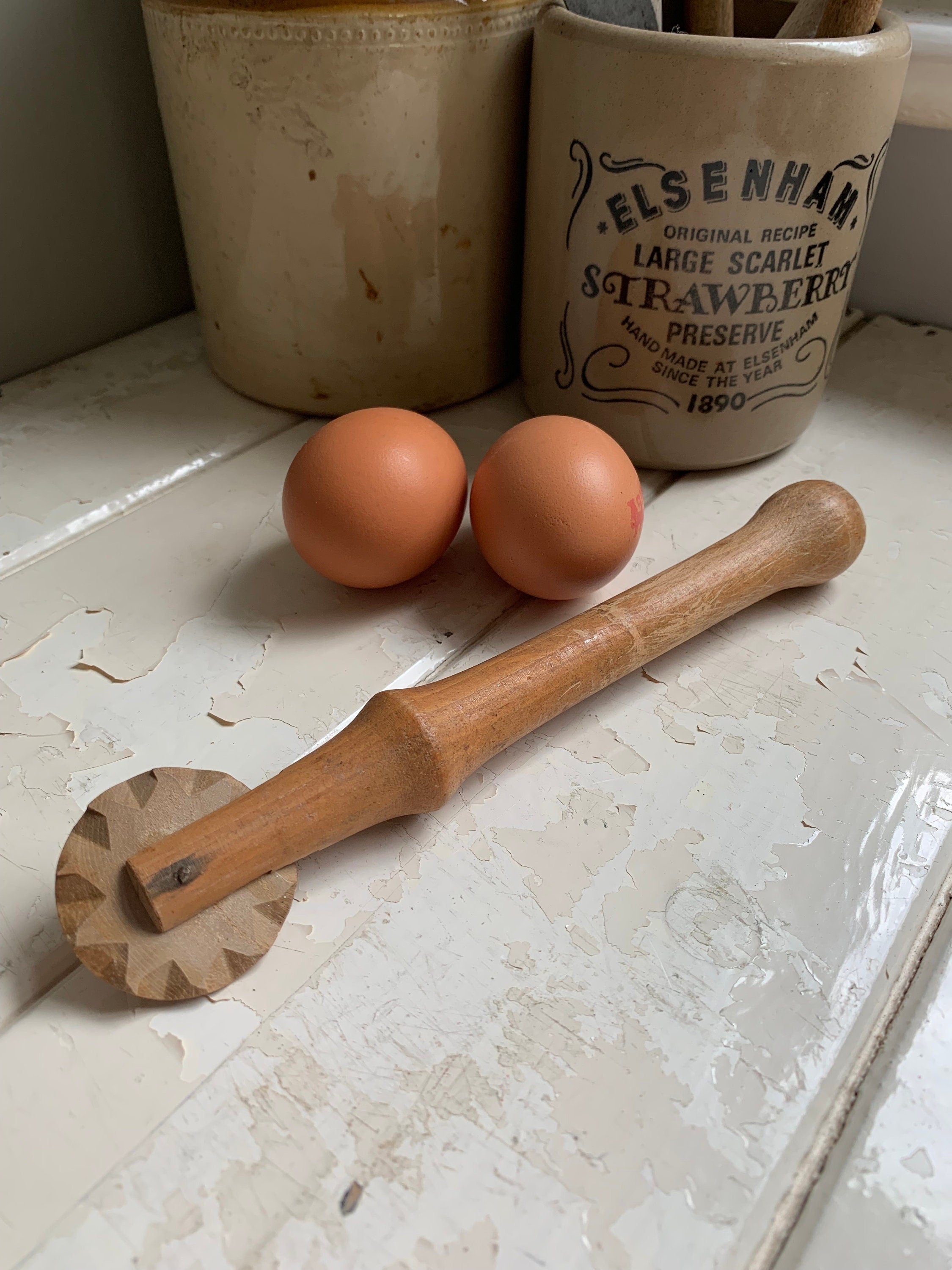 Old wooden pastry wheel/crimper