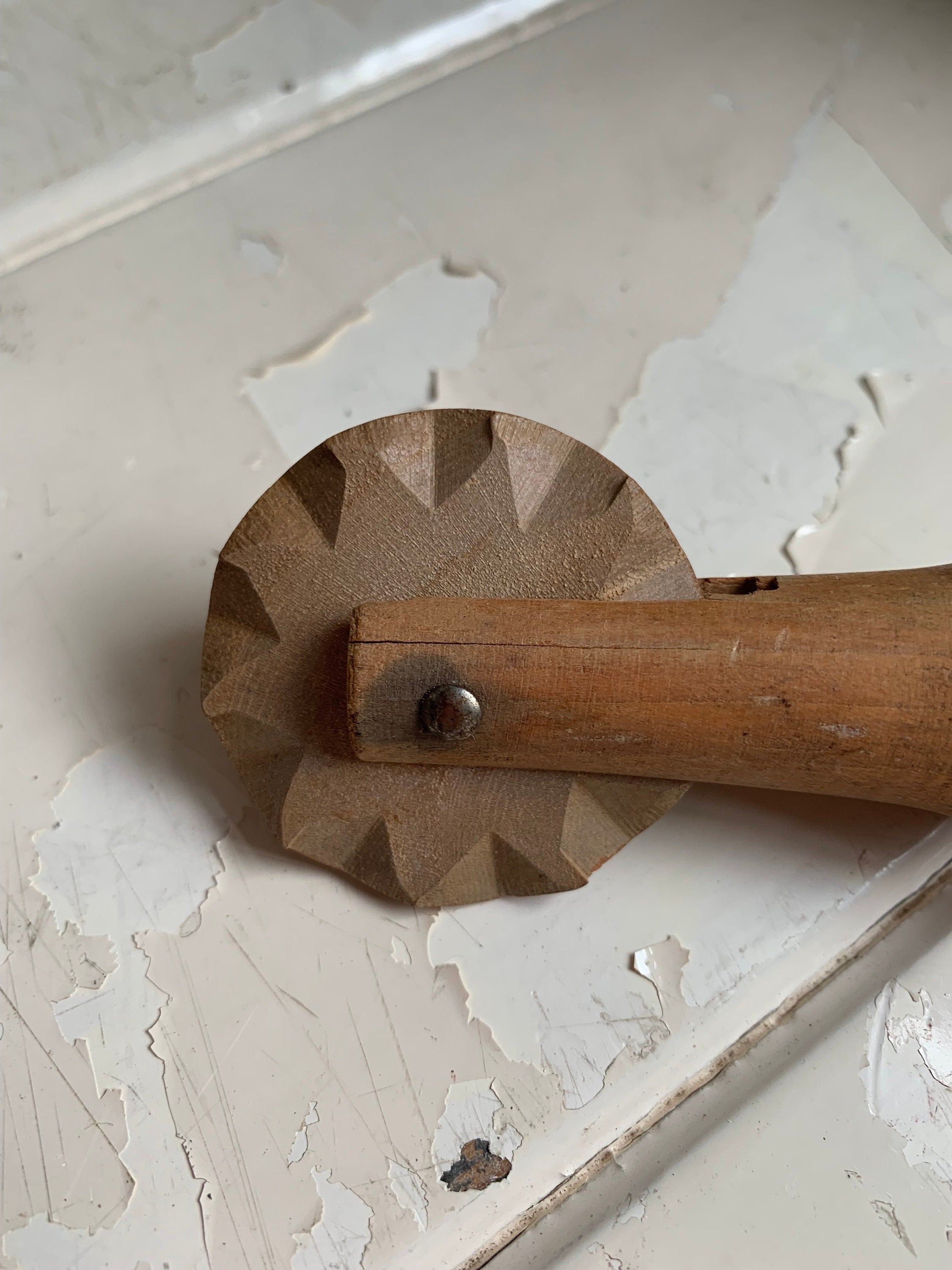 Old wooden pastry wheel/crimper