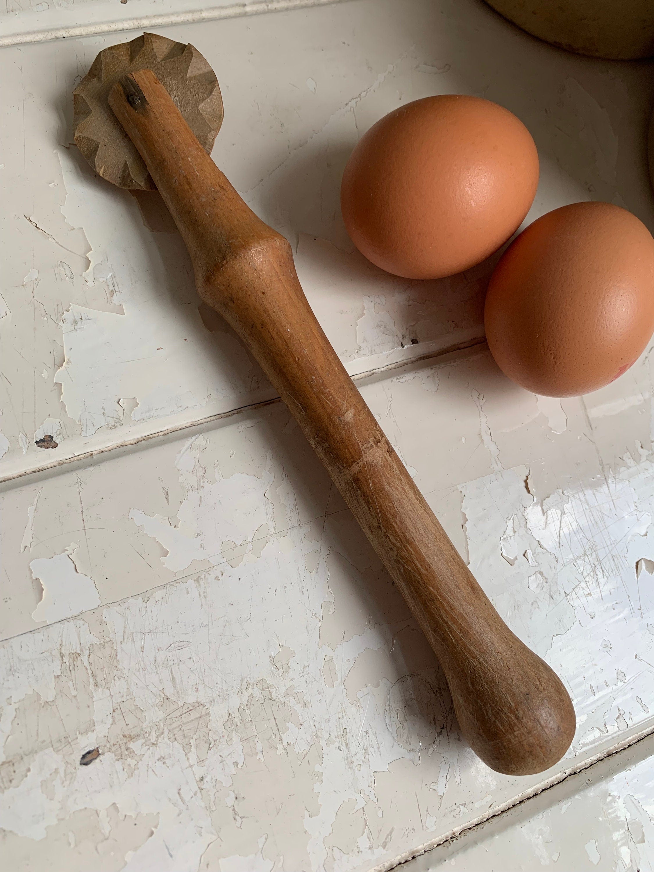 Old wooden pastry wheel/crimper