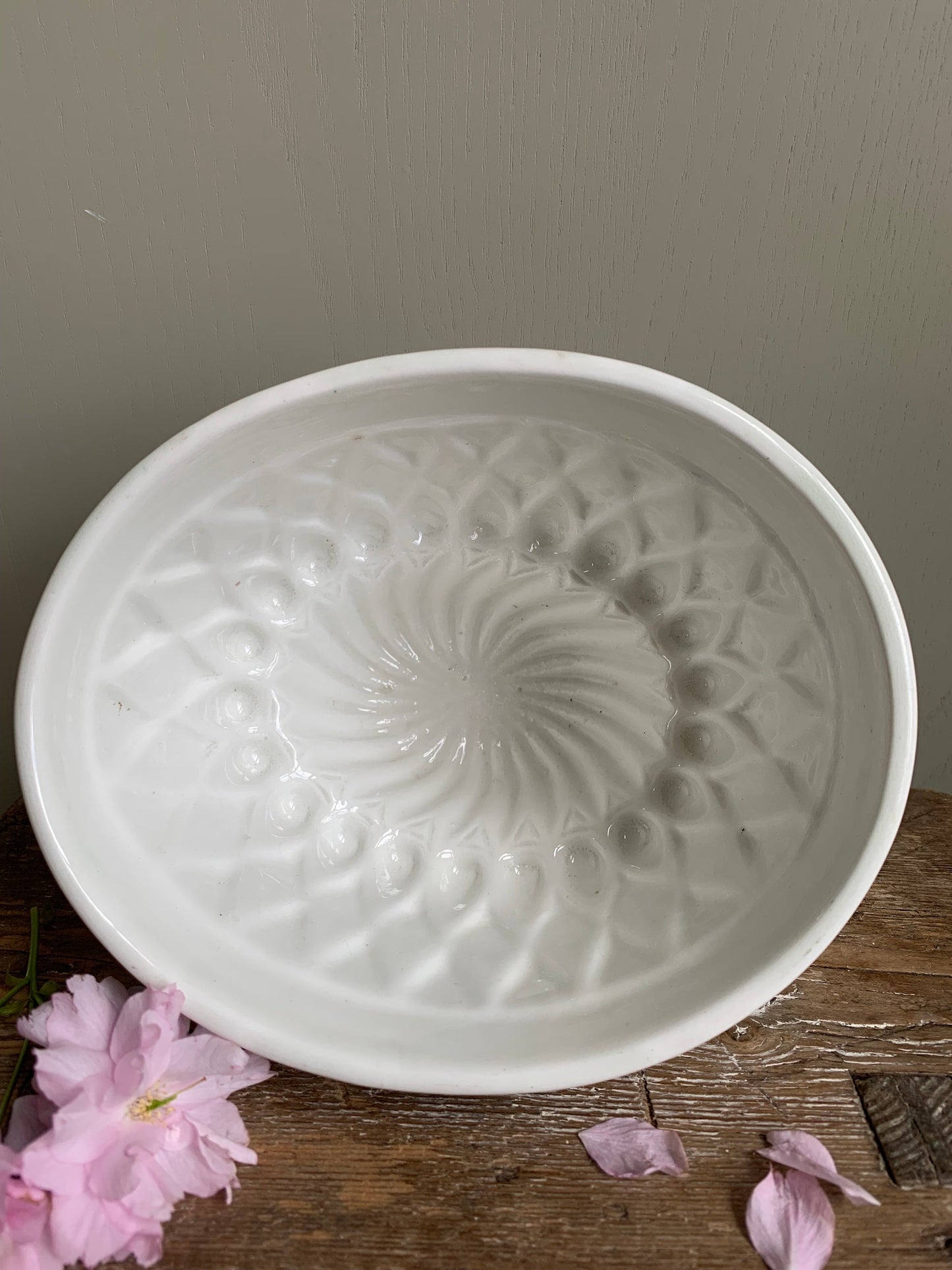 Booths of England Jelly Mould