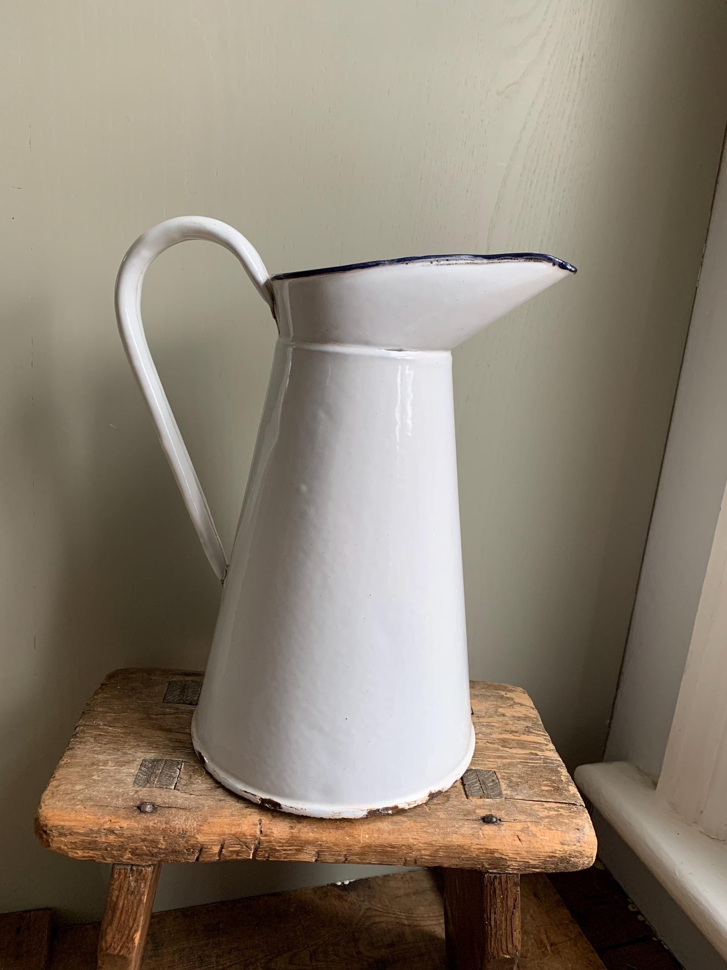 Enamelware jug, Pitcher, Ewer