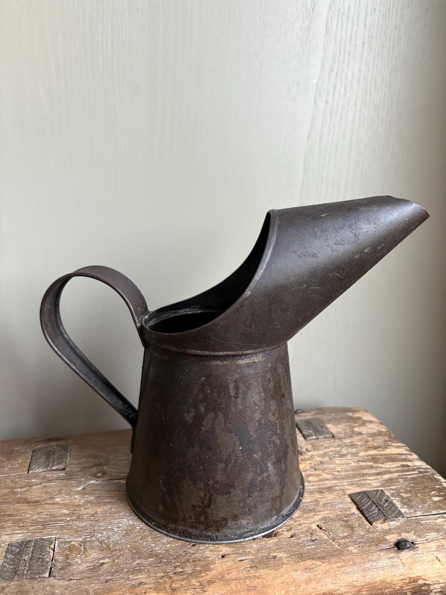 Vintage 1 Pint Oil Can