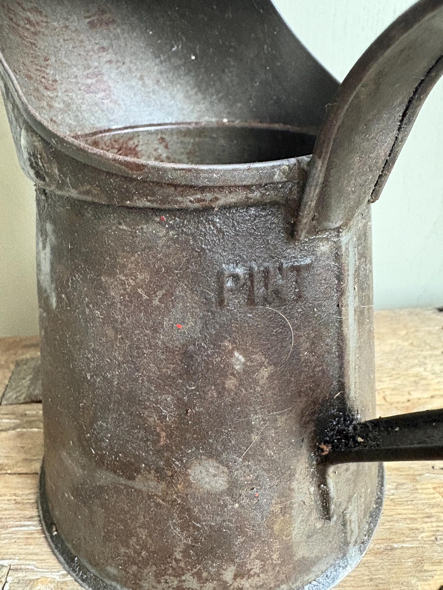 Vintage 1 Pint Oil Can