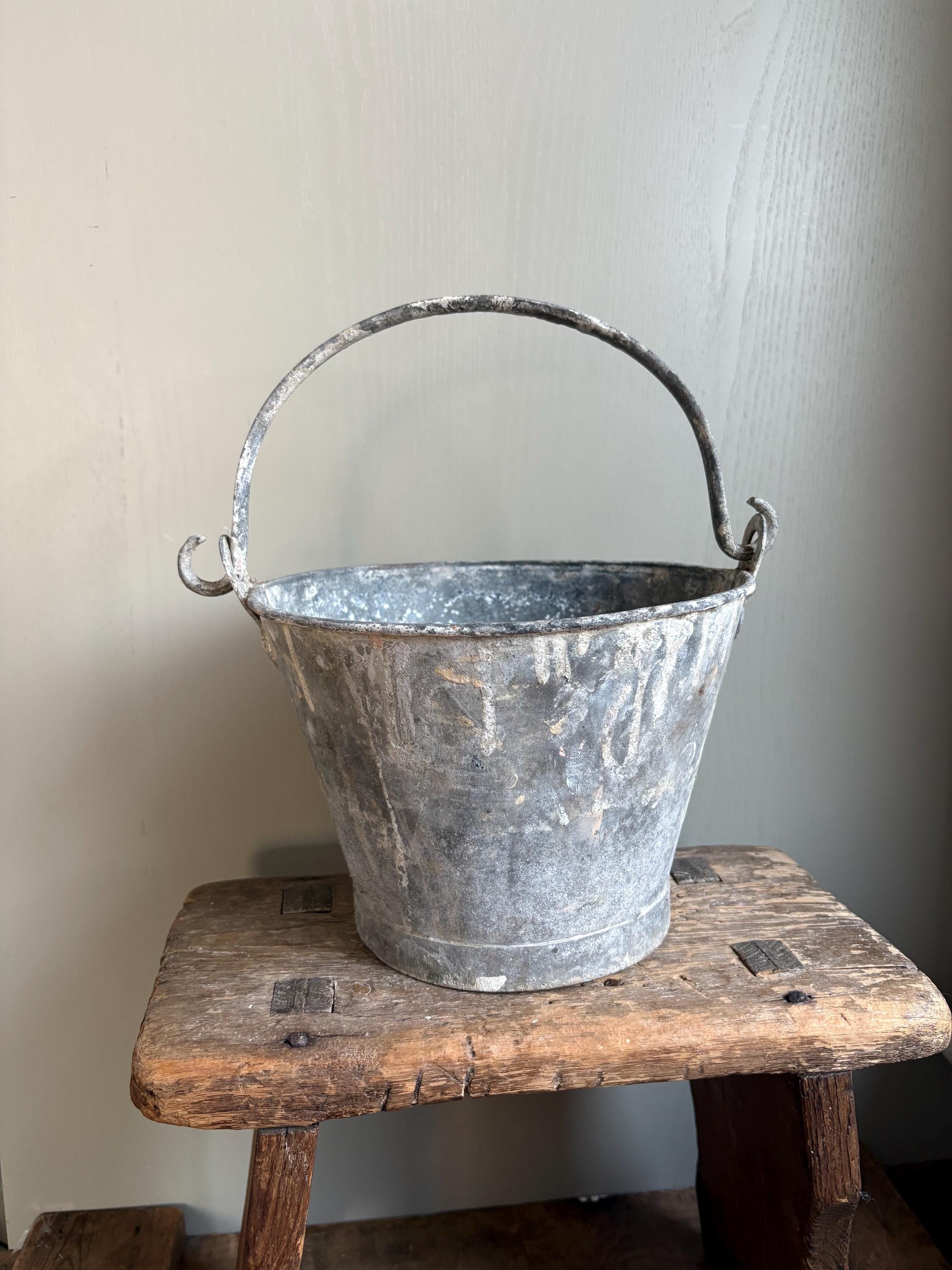 Small vintage galvanised bucket