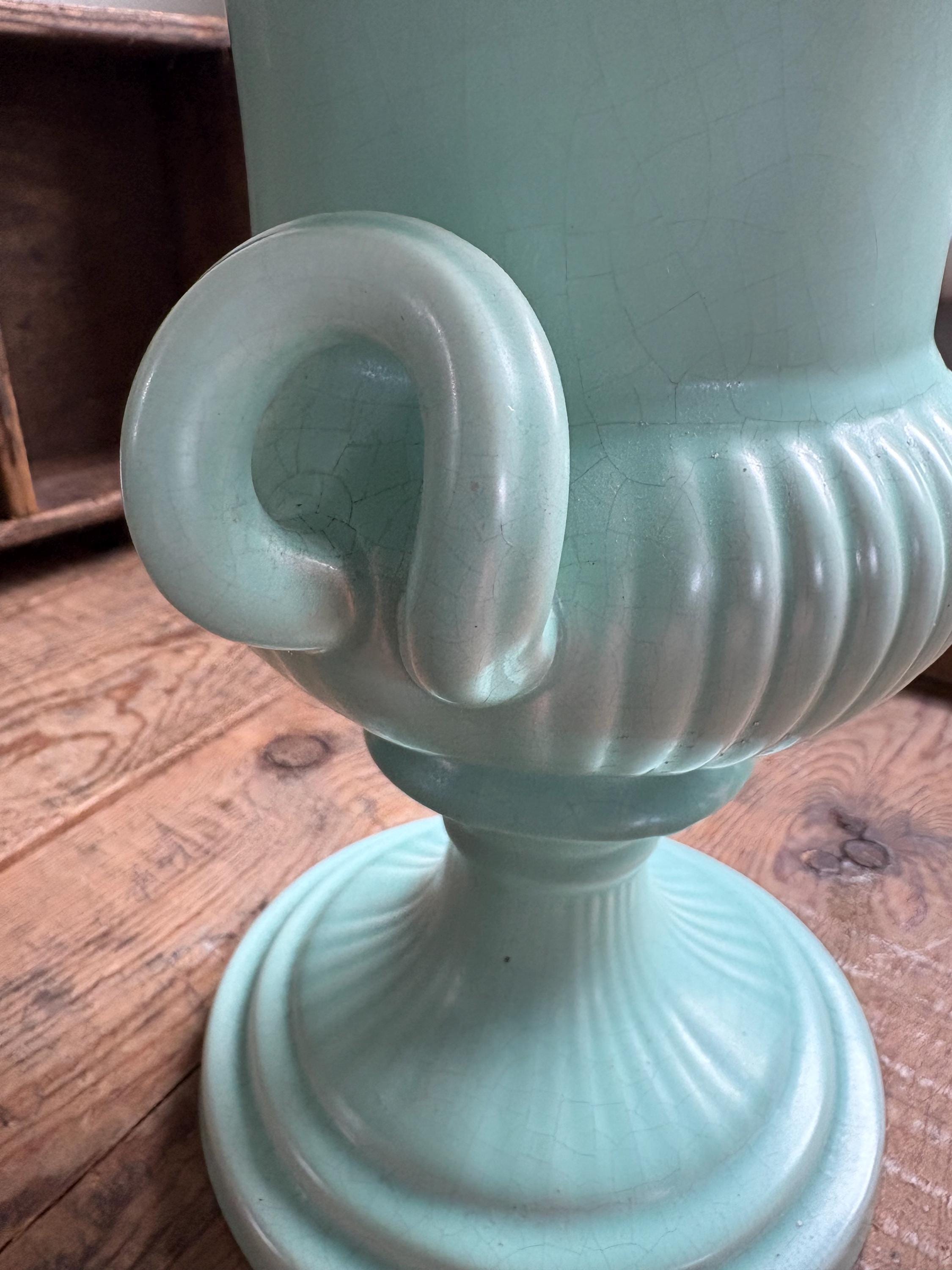 Large Dartmouth Urn Vase