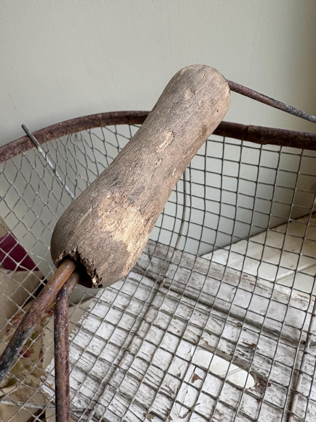 Old French Wire Harvest Basket, Farmhouse decor, Brocanre