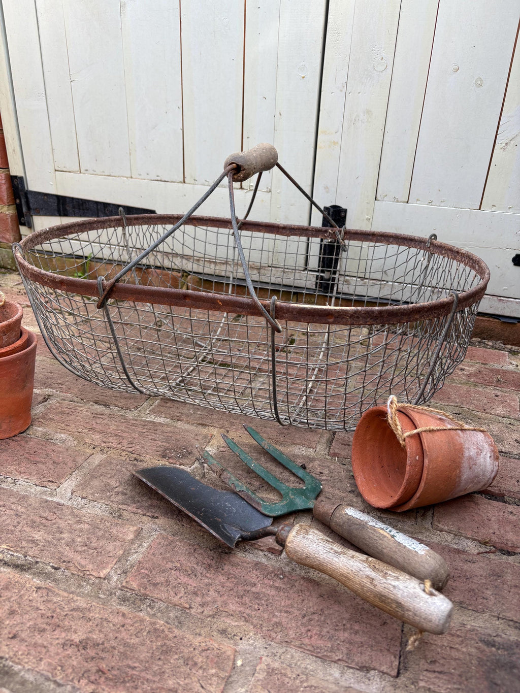 Old French Wire Harvest Basket, Farmhouse decor, Brocanre