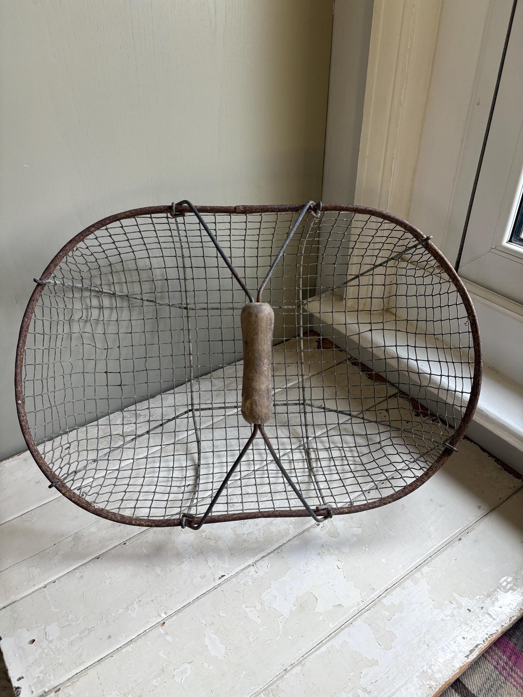 Old French Wire Harvest Basket, Farmhouse decor, Brocanre