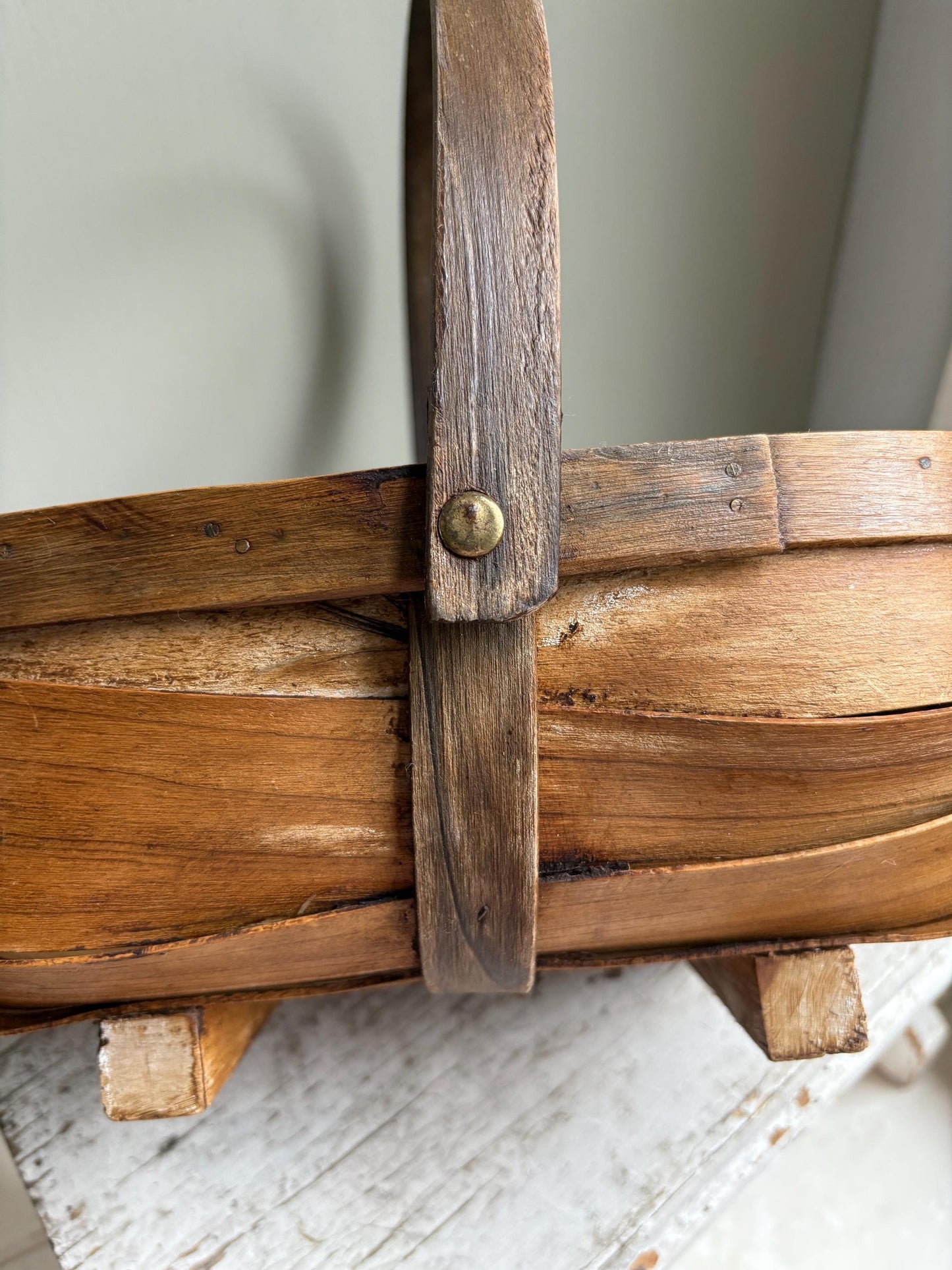 Garden Trug: Hazel Foraging Basket with Folding Handle