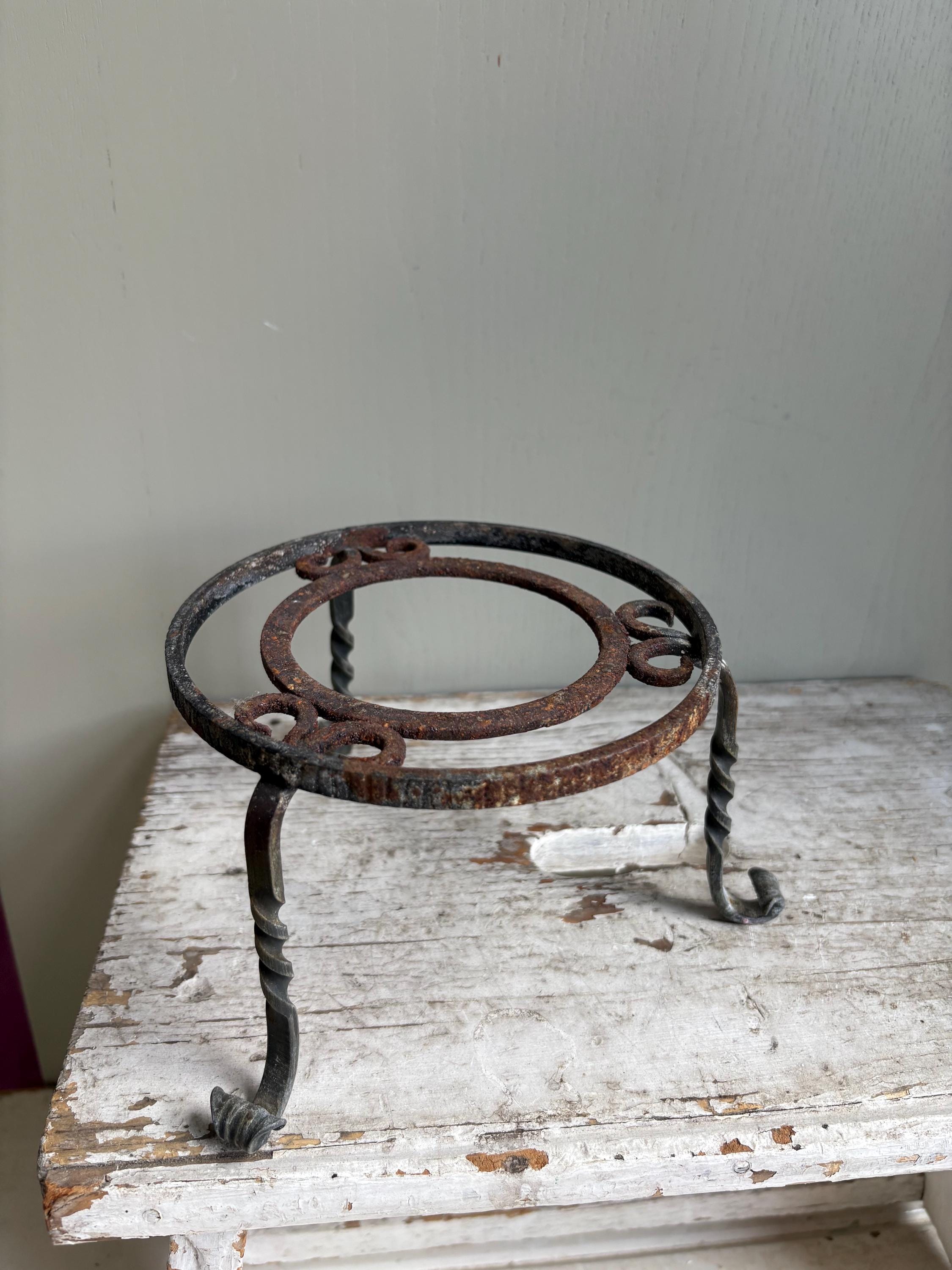 Old Trivet, Kettle Stand