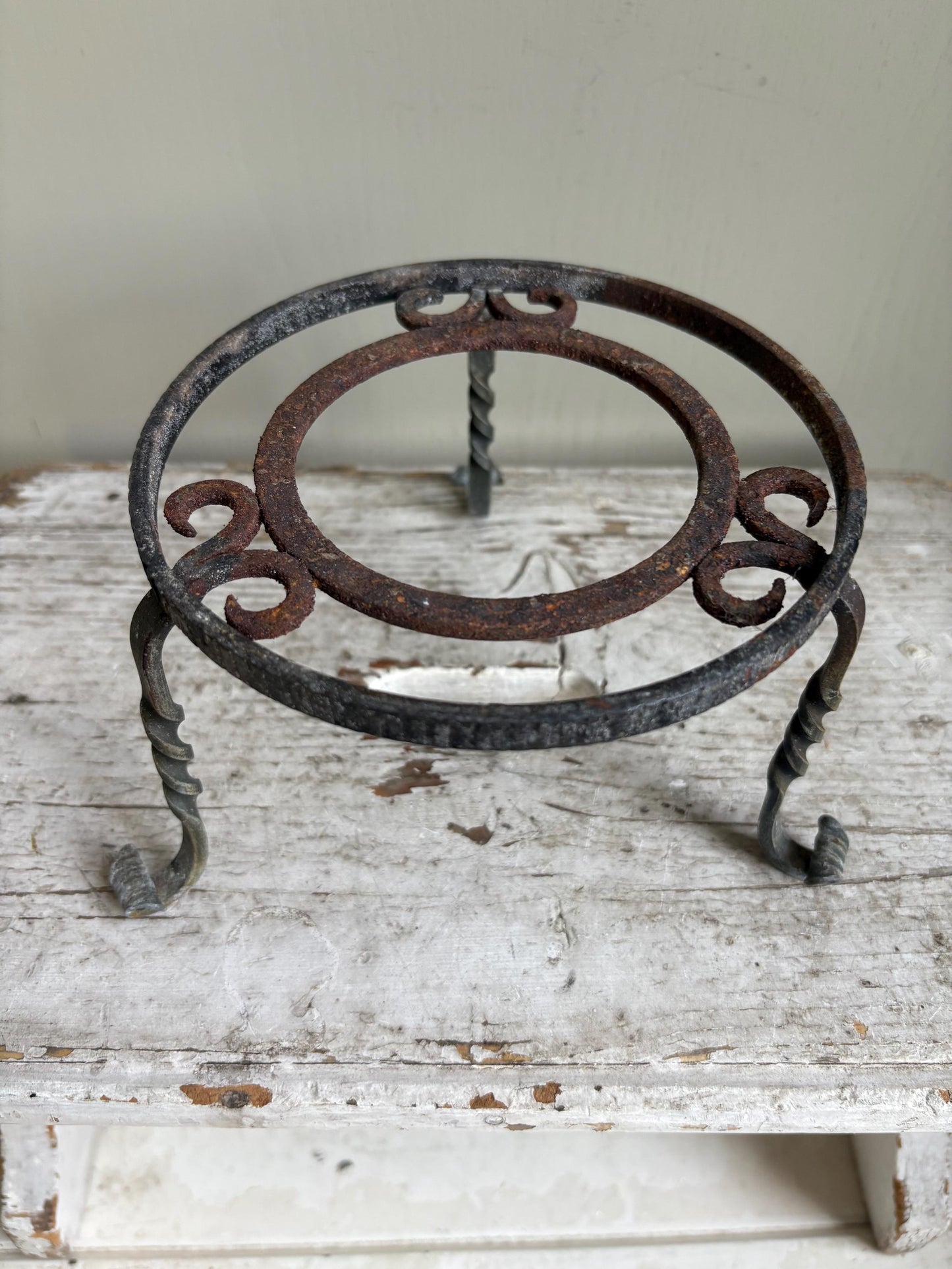 Old Trivet, Kettle Stand