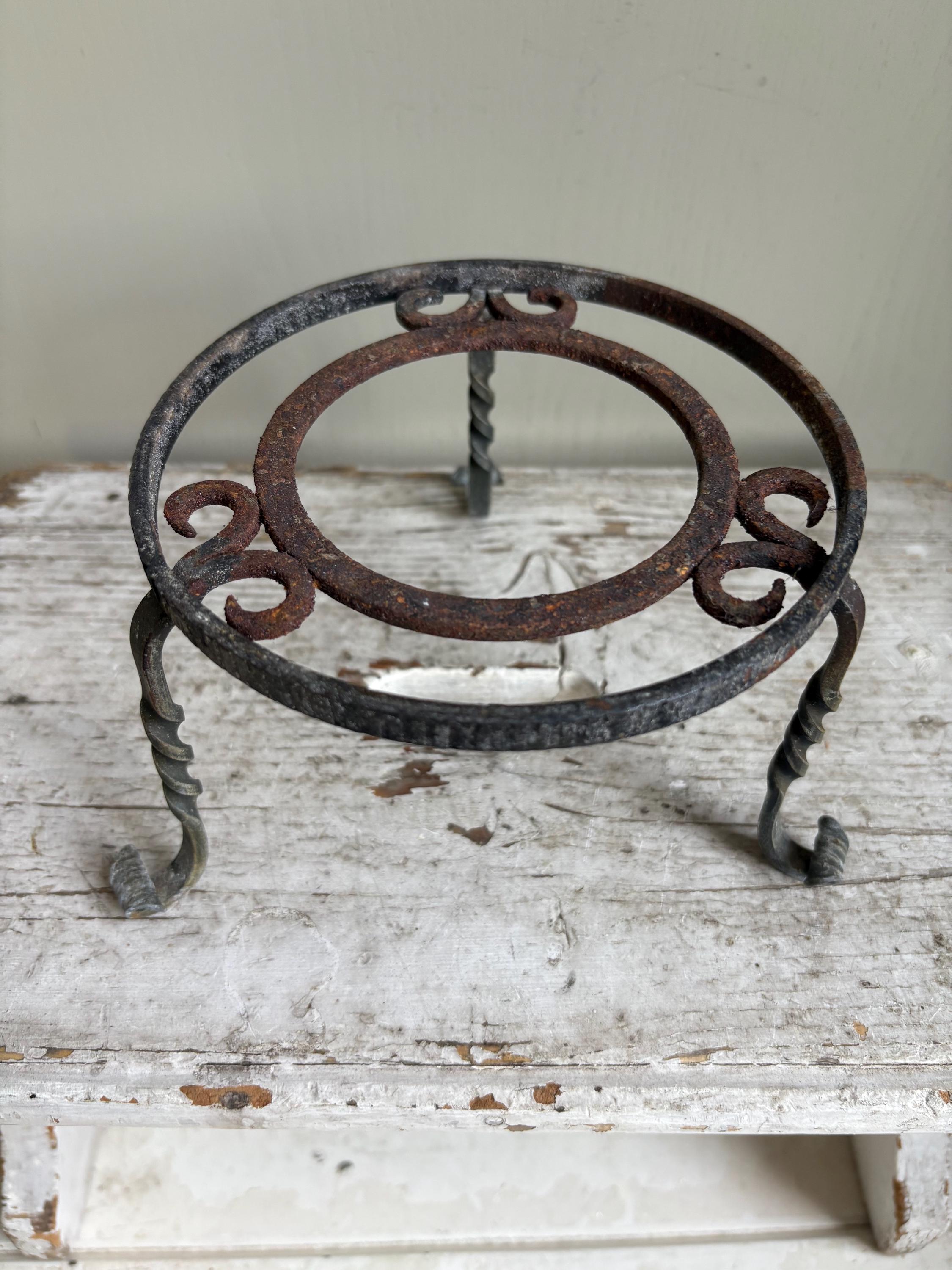 Old Trivet, Kettle Stand