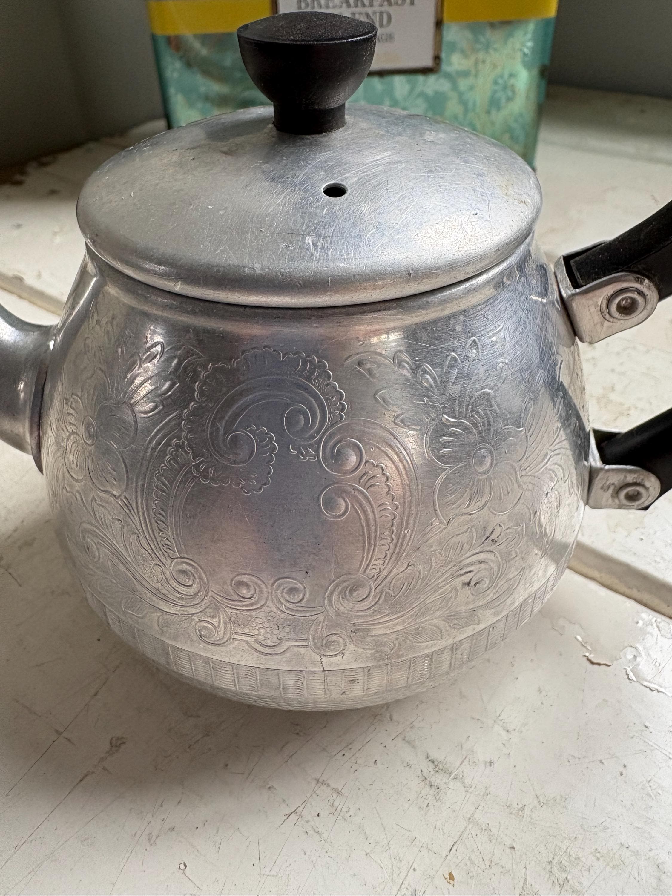 Vintage Swan Two Cup Teapot.