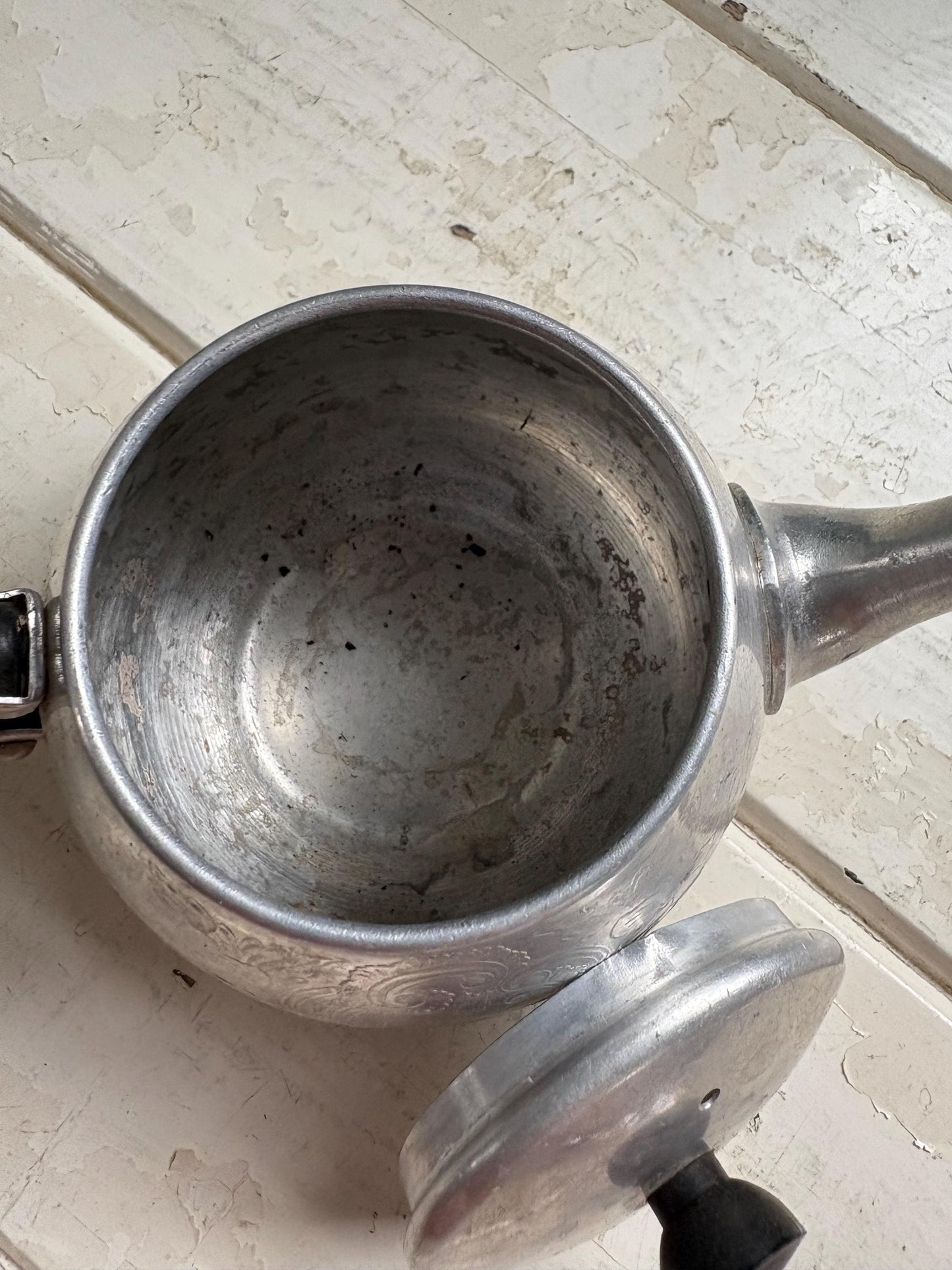 Vintage Swan Two Cup Teapot.