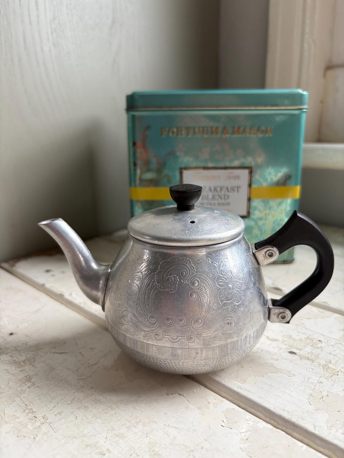 Vintage Swan Two Cup Teapot.