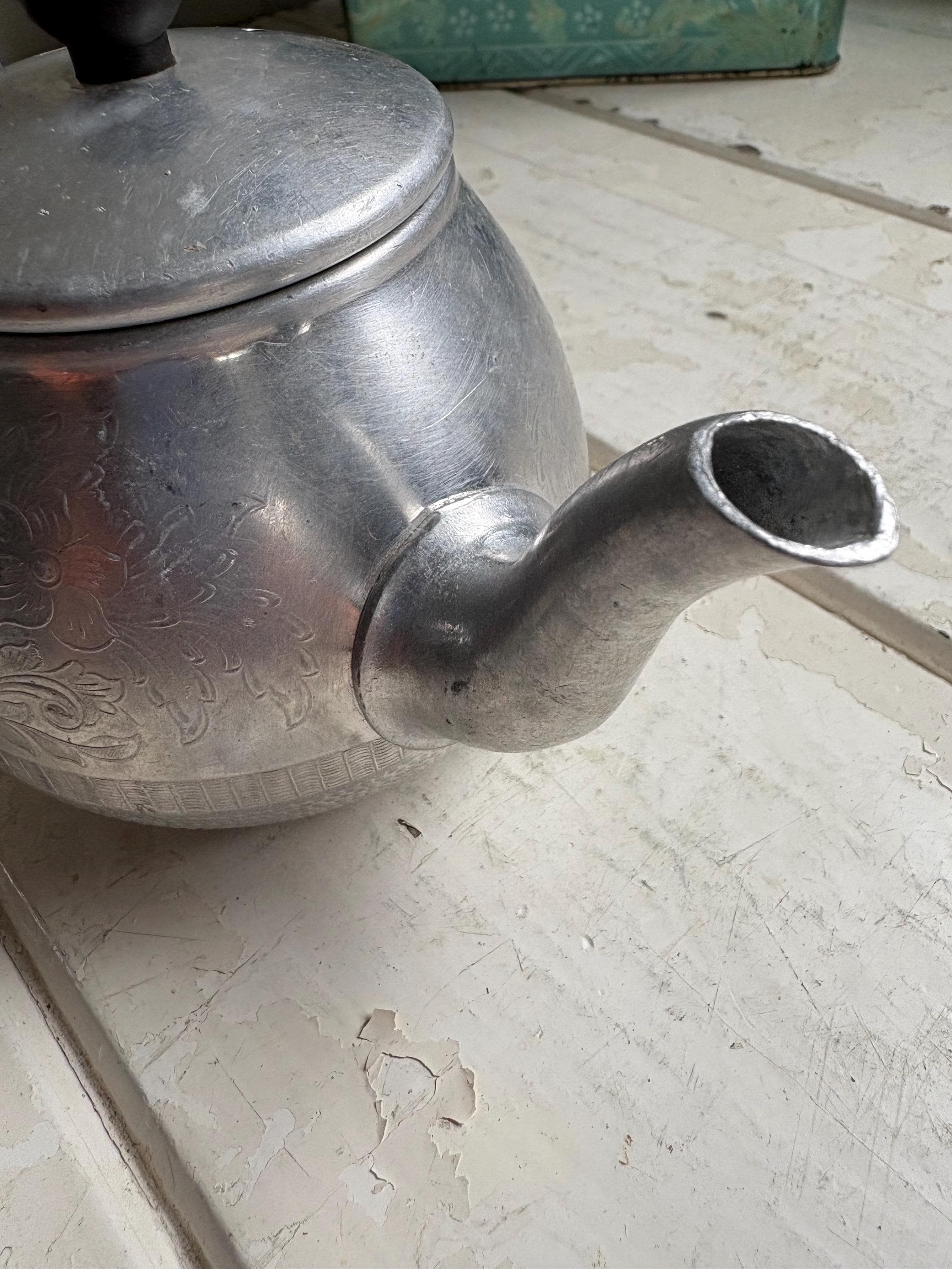 Vintage Swan Two Cup Teapot.