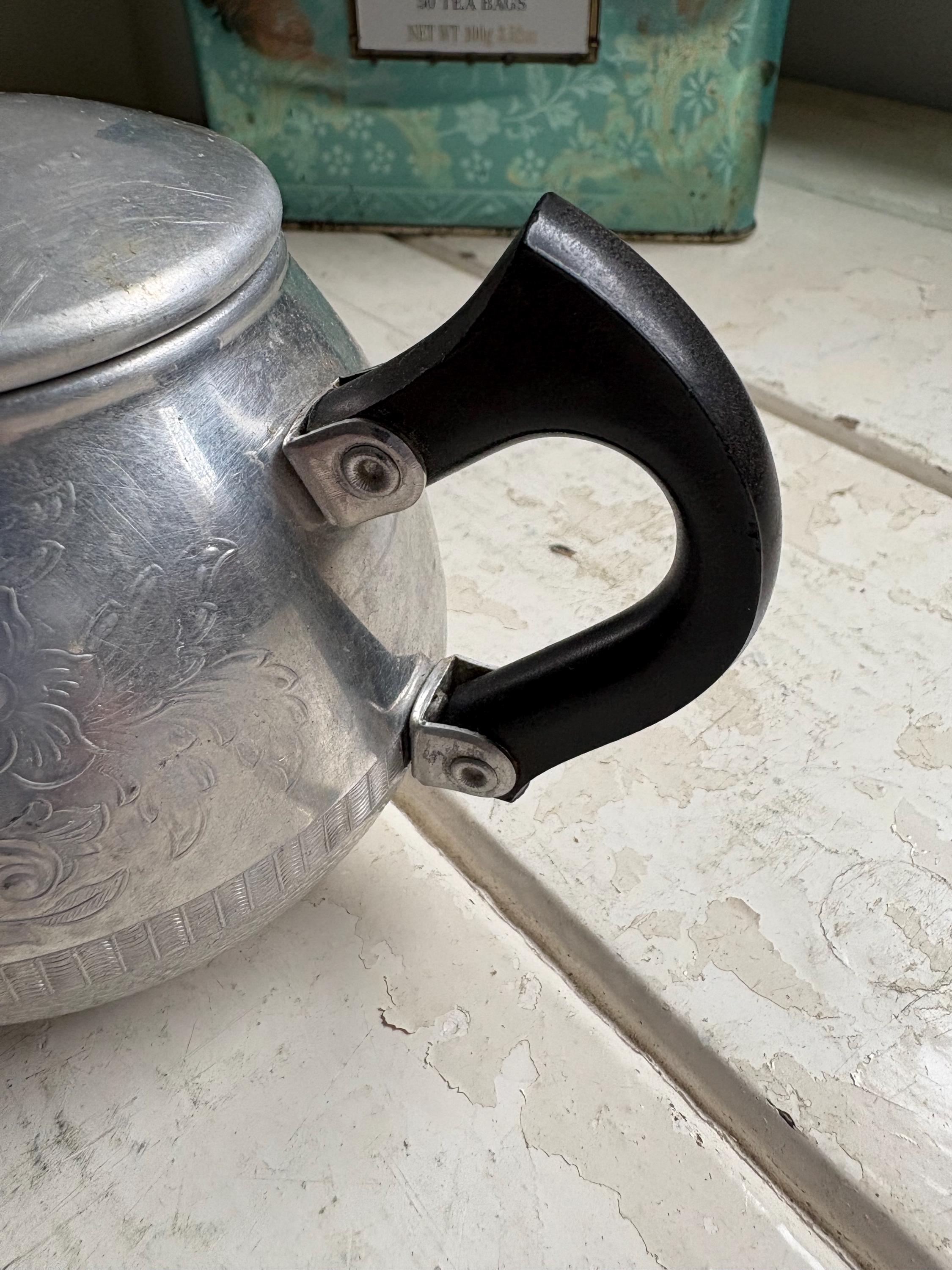 Vintage Swan Two Cup Teapot.