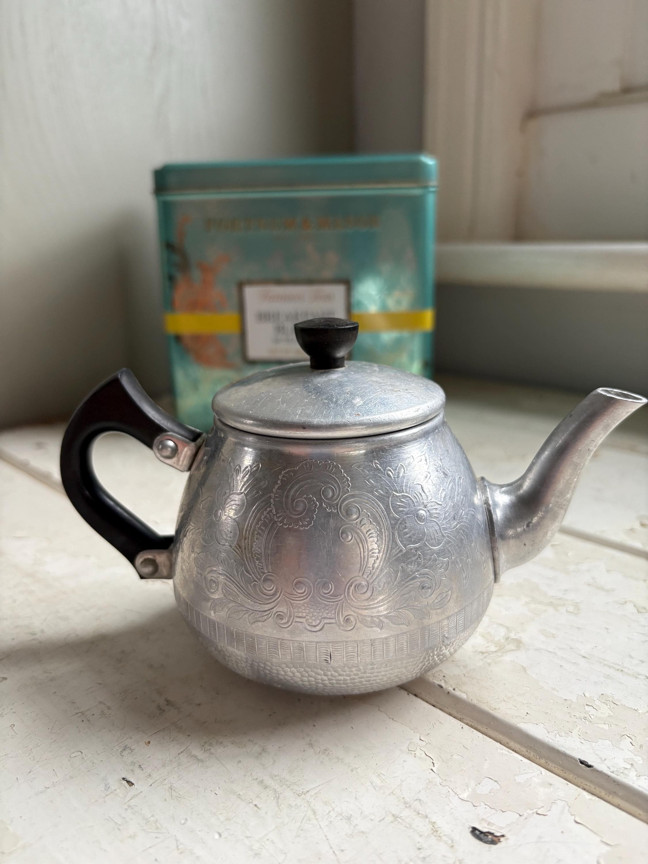 Vintage Swan Two Cup Teapot.