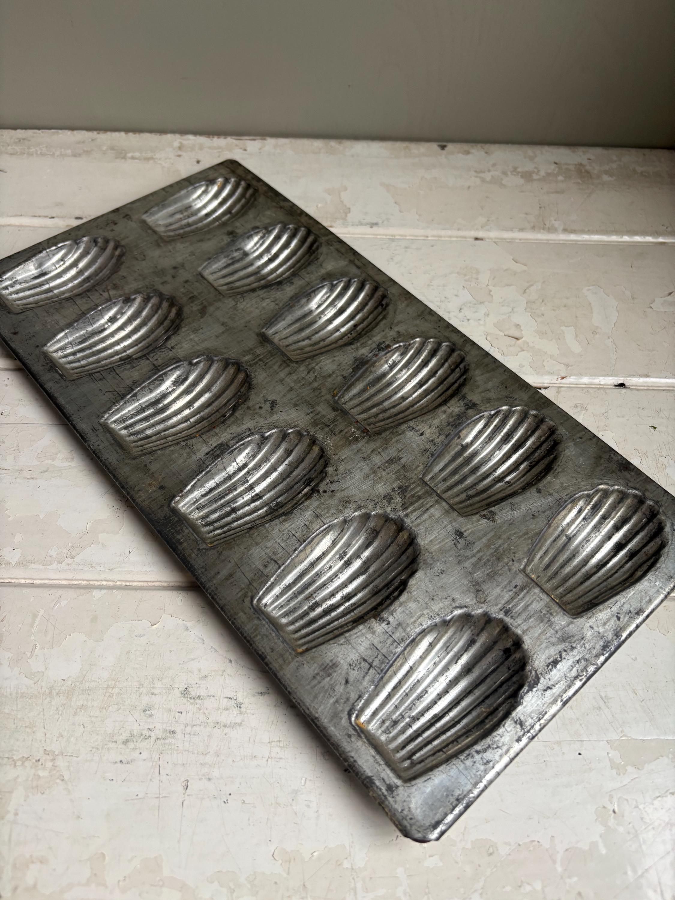 Madeleine Tin, Vintage Bakeware, Kitchen Decor, Cake Pan